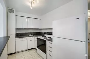 300 N State St, Chicago, IL 60654 - Photo 3