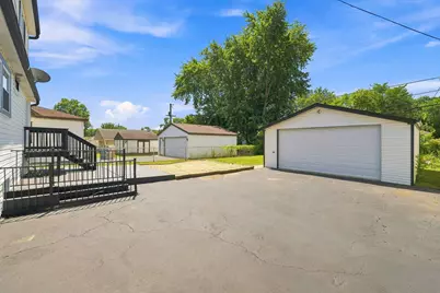 9524 Nashville Avenue, Oak Lawn, IL 60453 - Photo 3