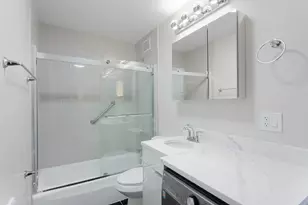 6166 N Sheridan Rd, Chicago, IL 60660 - Photo 9