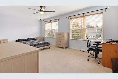 674 Shoreline Drive, Grayslake, IL 60030 - Photo 17