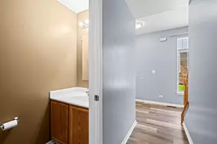 440 Coventry Cir, Glendale Heights, IL 60139 - Photo 7