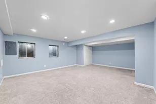 440 Coventry Cir, Glendale Heights, IL 60139 - Photo 9