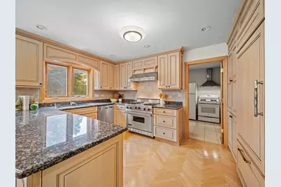 2334 Phillips Drive, Glenview, IL 60026 - Photo 7