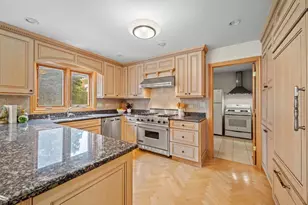 2334 Phillips Dr, Glenview, IL 60026 - Photo 7