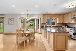 2334 Phillips Dr, Glenview, IL 60026 - Photo 5
