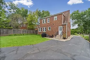 227 Second Ave, Libertyville, IL 60048 - Photo 29