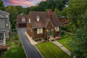 227 Second Ave, Libertyville, IL 60048 - Photo 3