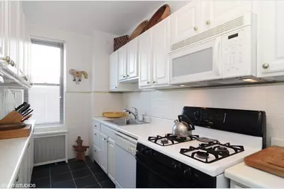 2000 N Lincoln Park West Avenue #312, Chicago, IL 60614 - Photo 5