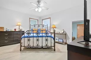136 N Van Buren Ave, Bradley, IL 60915 - Photo 9