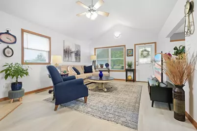 136 N Van Buren Avenue, Bradley, IL 60915 - Photo 3