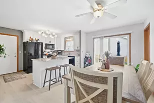 136 N Van Buren Ave, Bradley, IL 60915 - Photo 5
