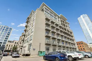 770 W Gladys Ave, Chicago, IL 60661 - Photo 1