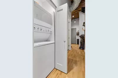 770 W Gladys Avenue #304, Chicago, IL 60661 - Photo 9