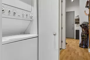770 W Gladys Ave, Chicago, IL 60661 - Photo 9