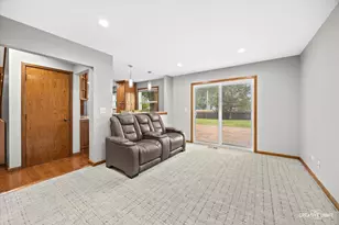 2960 Middlebury Ct, Aurora, IL 60504 - Photo 9