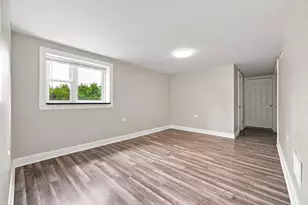 4904 W Gunnison St, Chicago, IL 60630 - Photo 9