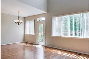 1 S Oakhurst Dr, Aurora, IL 60504 - Photo 5