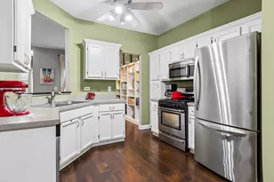 1211 Rhodes Ln, Naperville, IL 60540 - Photo 3