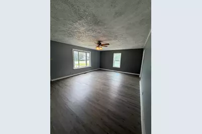 110 W Webb Street, Carmi, IL 62821 - Photo 9