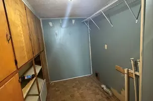 110 W Webb St, Carmi, IL 62821 - Photo 5