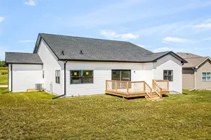 8557 Blue River Rd, Rockford, IL 61107 - Photo 31