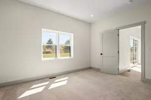 8557 Blue River Rd, Rockford, IL 61107 - Photo 17