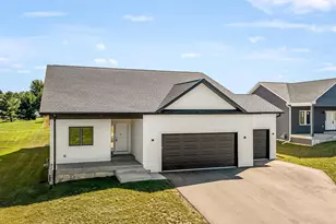 8557 Blue River Rd, Rockford, IL 61107 - Photo 3
