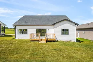 8557 Blue River Rd, Rockford, IL 61107 - Photo 33