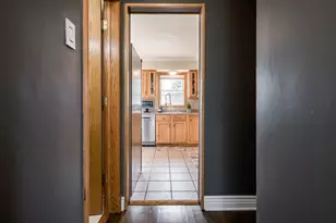 6113 W 80th Pl, Burbank, IL 60459 - Photo 9