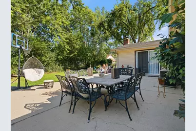 7927 Sherwood Circle, Hanover Park, IL 60133 - Photo 19