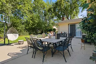 7927 Sherwood Circle, Hanover Park, IL 60133 - Photo 19