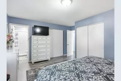 7927 Sherwood Circle, Hanover Park, IL 60133 - Photo 11