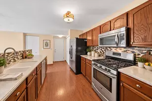 1572 Victoria Park Cir, Aurora, IL 60504 - Photo 5