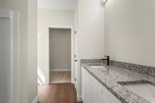 8531 Blue River Rd, Rockford, IL 61107 - Photo 15