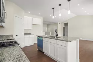 8531 Blue River Rd, Rockford, IL 61107 - Photo 11