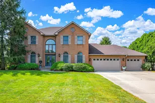 7 Smokey Ct, Bloomington, IL 61704 - Photo 3