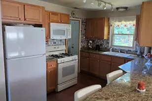 250 Marquette St, Park Forest, IL 60466 - Photo 3