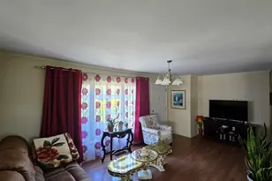 250 Marquette St, Park Forest, IL 60466 - Photo 9