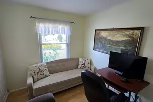 250 Marquette St, Park Forest, IL 60466 - Photo 11