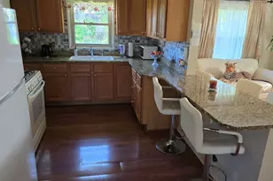 250 Marquette St, Park Forest, IL 60466 - Photo 5