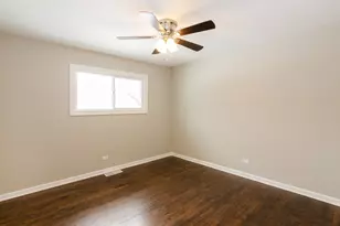 156 Terry Ct, Woodstock, IL 60098 - Photo 9