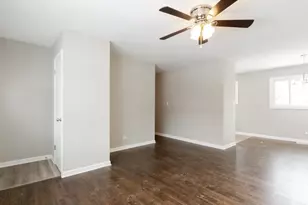 156 Terry Ct, Woodstock, IL 60098 - Photo 5