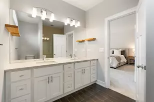 2637 W Coyle Ave, Chicago, IL 60645 - Photo 15