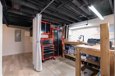 2637 W Coyle Avenue, Chicago, IL 60645 - Photo 27