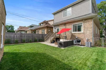 2637 W Coyle Avenue, Chicago, IL 60645 - Photo 29