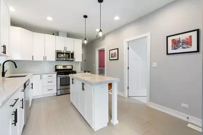 2637 W Coyle Avenue, Chicago, IL 60645 - Photo 11