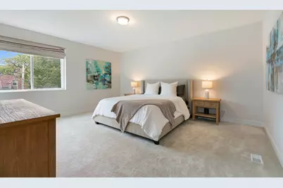 2637 W Coyle Avenue, Chicago, IL 60645 - Photo 13