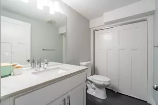 2637 W Coyle Ave, Chicago, IL 60645 - Photo 25