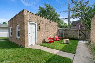 2637 W Coyle Ave, Chicago, IL 60645 - Photo 31
