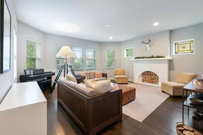 2637 W Coyle Avenue, Chicago, IL 60645 - Photo 5